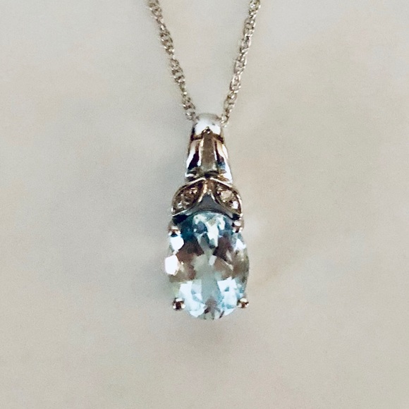 Jewelry - 10K White Gold Aquamarine Gemstone Pendant